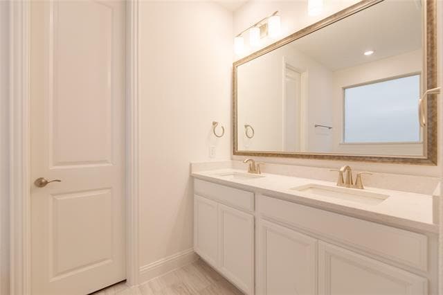 Building Photo - 2340 Willow Garden Dr