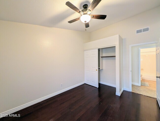 Building Photo - 5232 W Tonto Rd