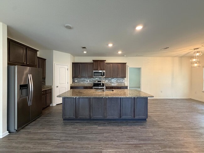 Building Photo - 316 Merlin Ct