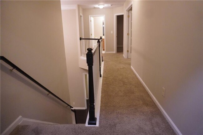 Building Photo - 840 Paper Creek Dr SE