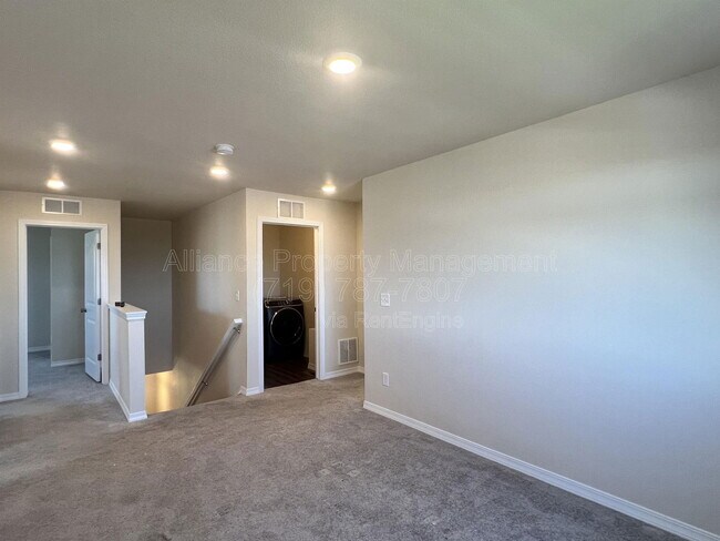 Building Photo - 10051 Ledgestone Terrace