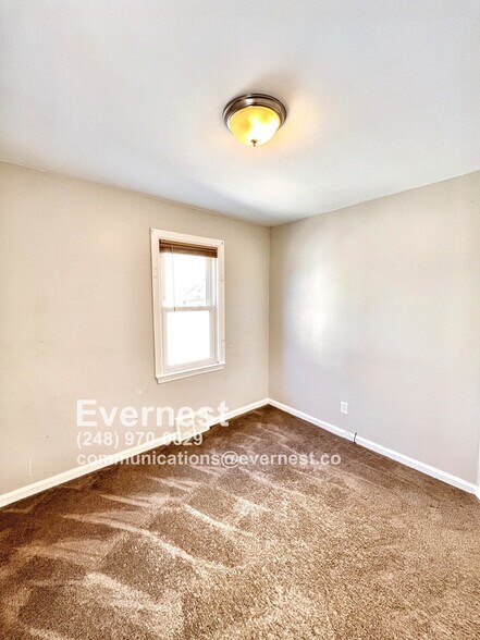Building Photo - 6901 Heyden St