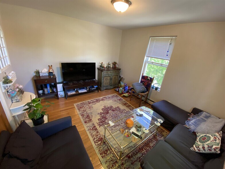 Building Photo - 350 Allston St