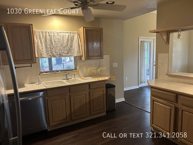 Building Photo - 1030 Greenleaf Ct