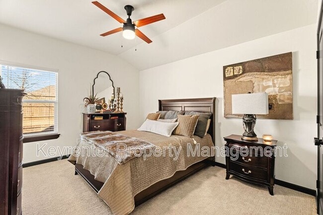 Building Photo - 2805 Crystal Creek Dr