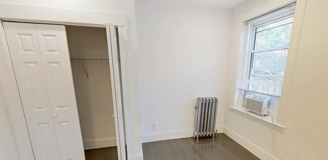Building Photo - 51 Queensberry St