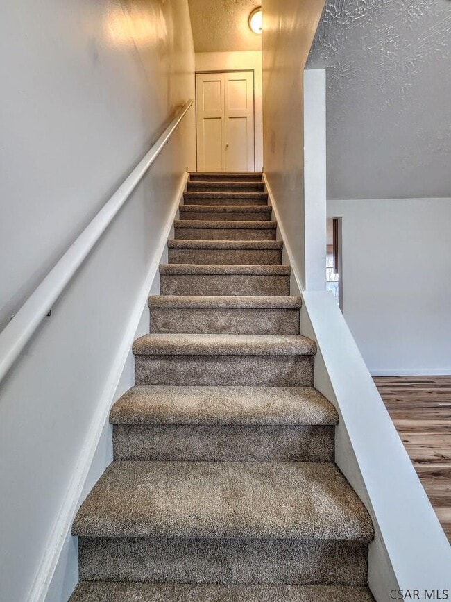 Building Photo - 429 Devon Dr