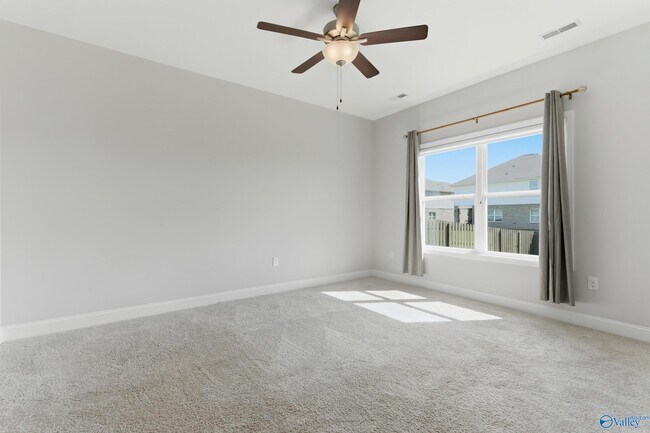 Building Photo - 200 Goldie Ct