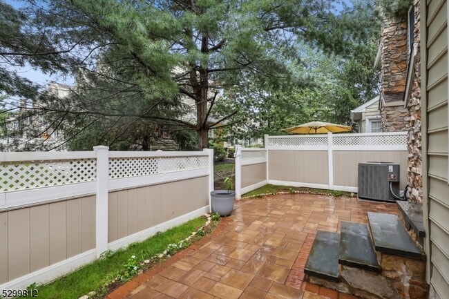Building Photo - 91 Patriot Hill Dr
