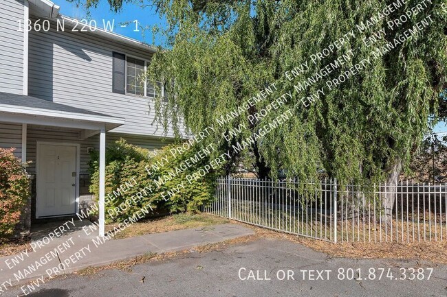 Building Photo - Charming 2 Bed, 2 Bath Home with Versatile...