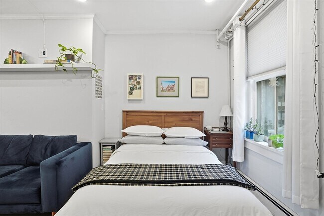 Building Photo - 227 Marlborough St