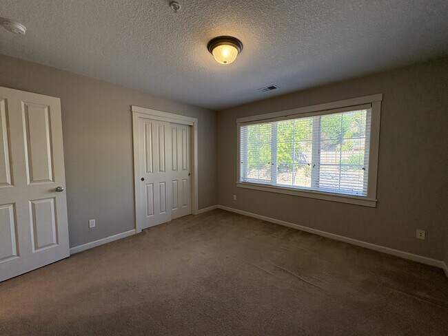 Building Photo - 10630 SW Kable St