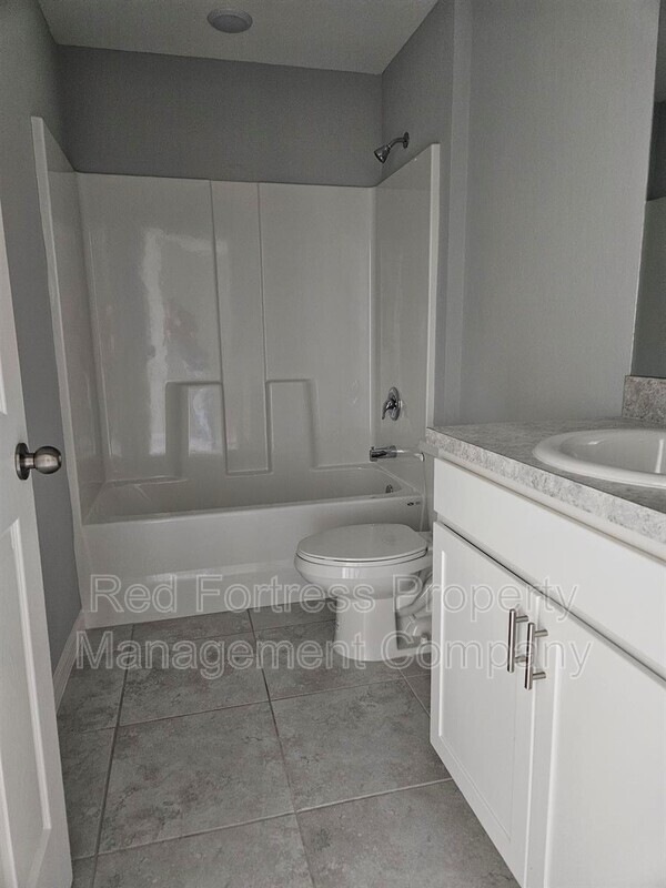 Building Photo - 22402 Peachland Blvd
