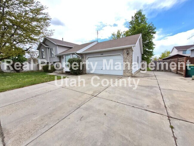 Building Photo - 510 E 300 S
