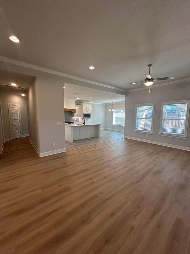 Building Photo - 2304 Salmon St