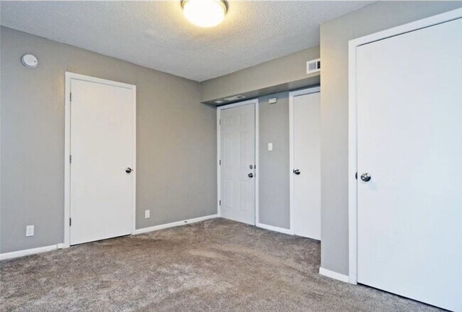 Building Photo - 1028 28th Ave NE