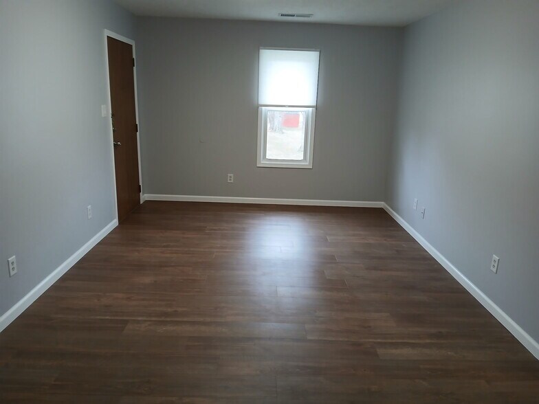 Building Photo - 916 Millis Ave