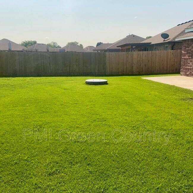 Building Photo - 21025 E 40th Pl S