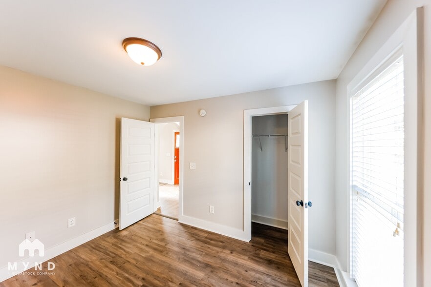 Building Photo - 196 Rossburg Dr