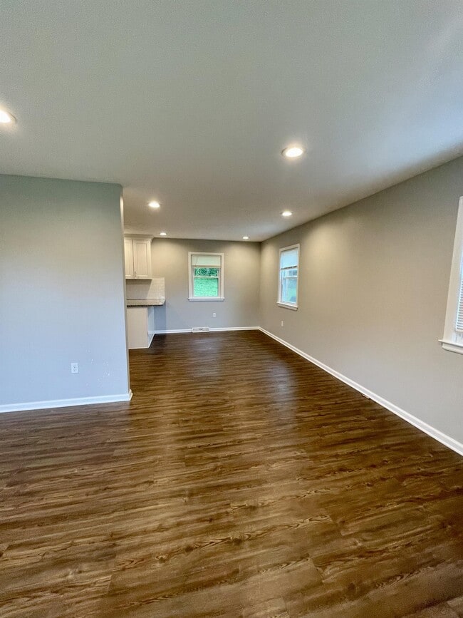 Building Photo - 111 Frederick Dr
