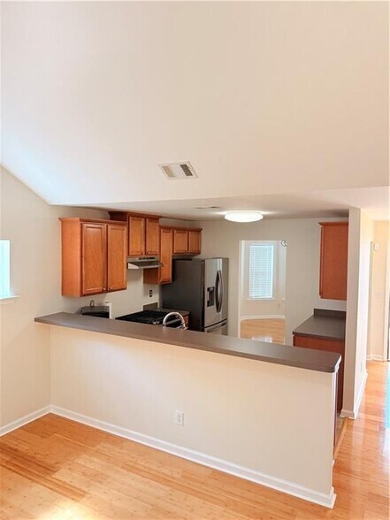Building Photo - 64 Hill Crest Cir