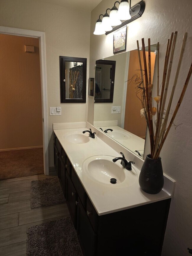 Building Photo - STUNNING 4 Bed, 2.5 Bath Oasis with Pool Your Dream Home Awaits!