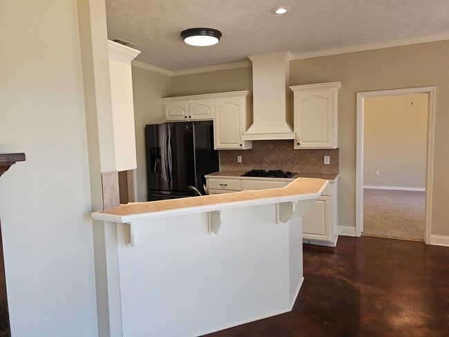 Building Photo - 132 Middlefield Dr