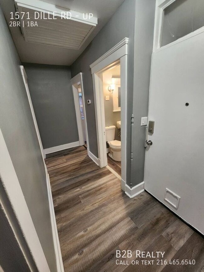 Building Photo - 1571 Dille Rd