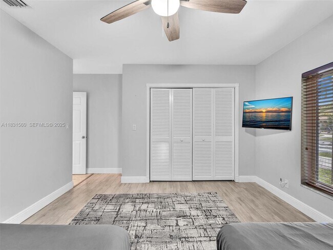 Building Photo - 413 Tamarind Dr