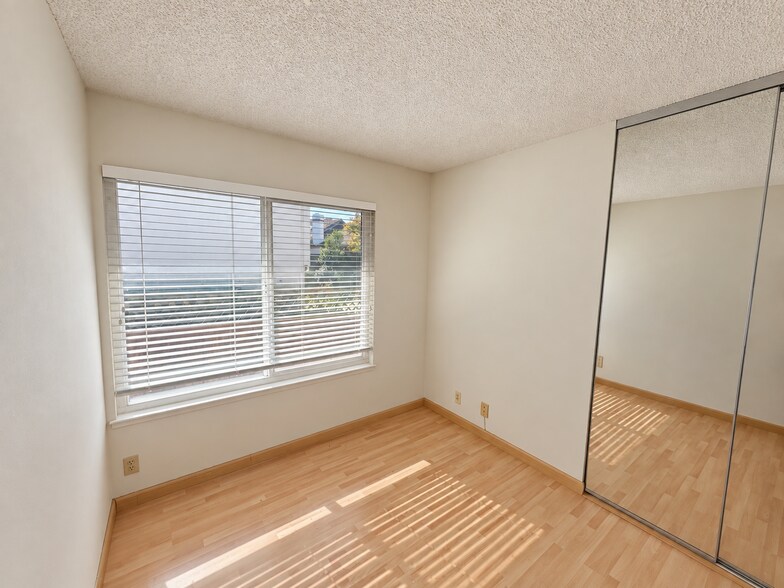 Building Photo - 100 Milani Ct