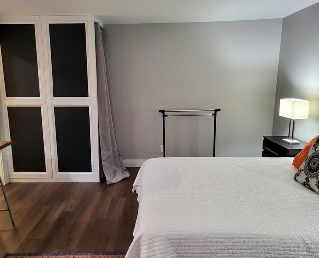 Building Photo - 815 Clay St