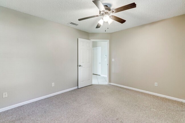 Building Photo - 2415 Will Hardee Rd