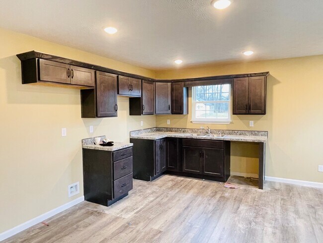 Building Photo - 106 Diane Ct