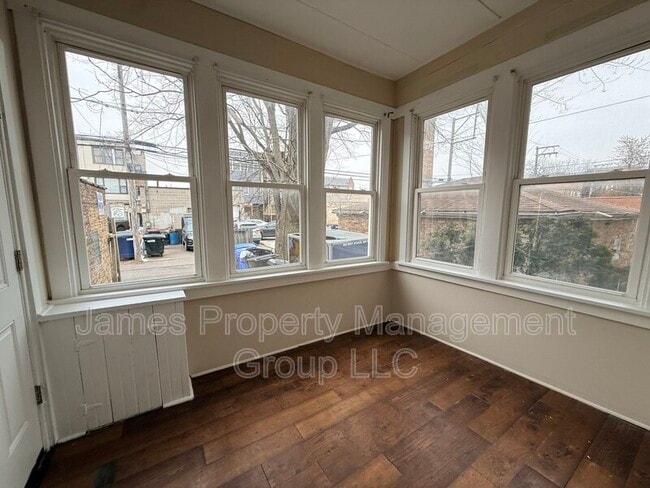 Building Photo - 2736 W Giddings St