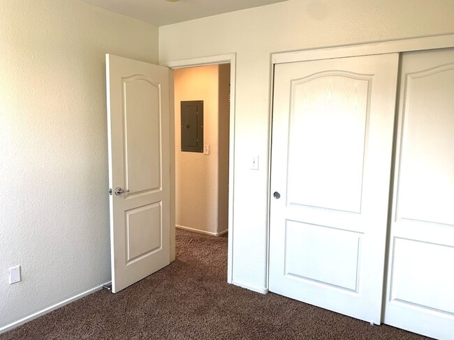 Building Photo - Ready for Move In
