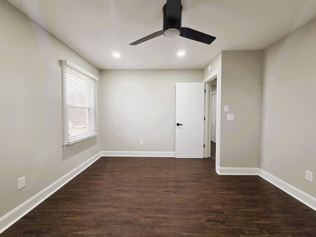 Building Photo - Remodeled ranch on large serene lot in Amelia County.