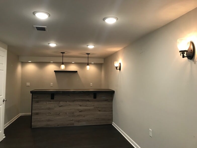 Building Photo - 788 Sylvan Rd