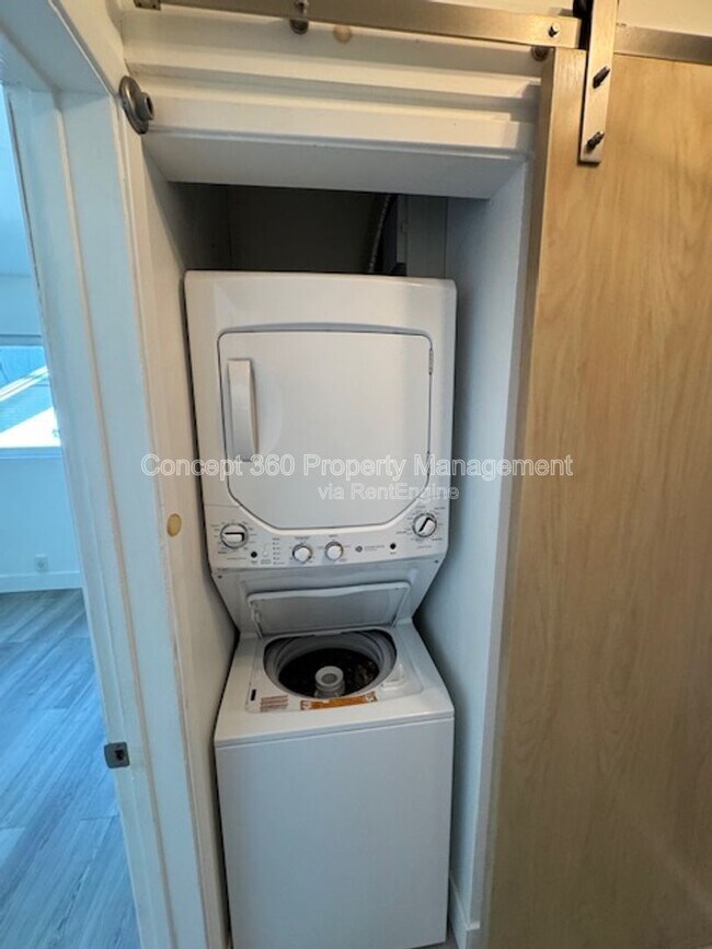 Building Photo - 1139 E Ocean Blvd