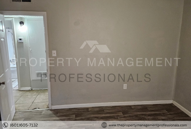 Building Photo - 1324 Marydale Dr