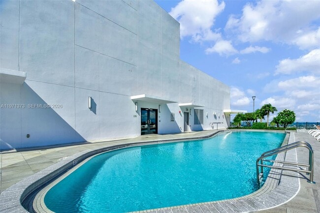 Building Photo - 501 NE 31st St