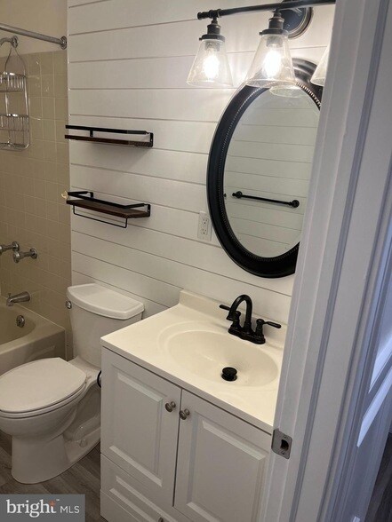 Building Photo - 115 Carrie Ln