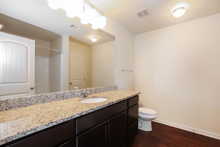 Building Photo - 40 Camden Pl