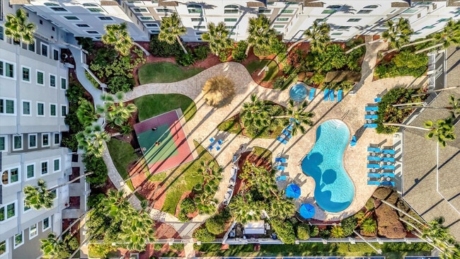 Building Photo - 8303 Palm Pkwy