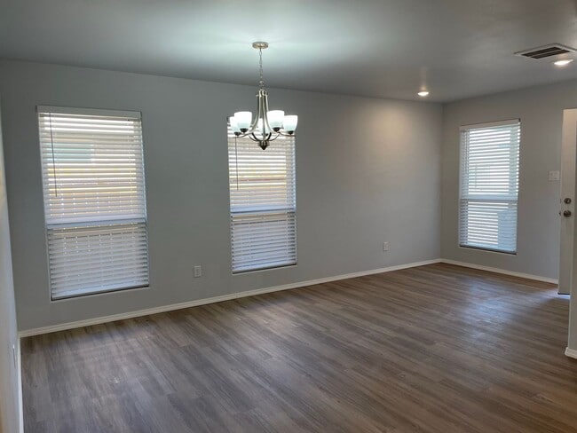 Building Photo - Recently Built 3/2/2 Duplex in Northwest Lubbock