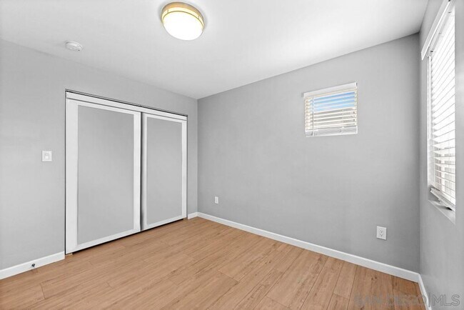 Building Photo - 1752 W Lewis St
