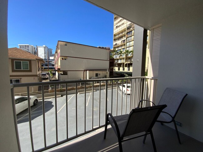 Building Photo - FULLY FURNISHED 1 BEDROOM/1 BATH IN HONOLULU