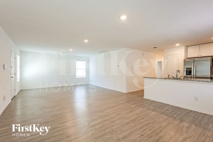 Building Photo - 1339 White Willow