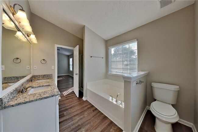 Building Photo - 603 Stonecrest Dr