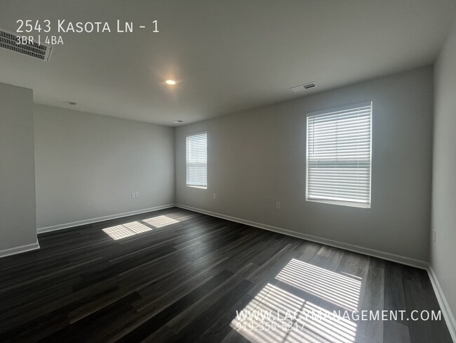 Building Photo - 2543 Kasota Ln