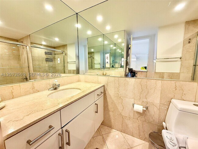 Building Photo - 5161 Collins Ave